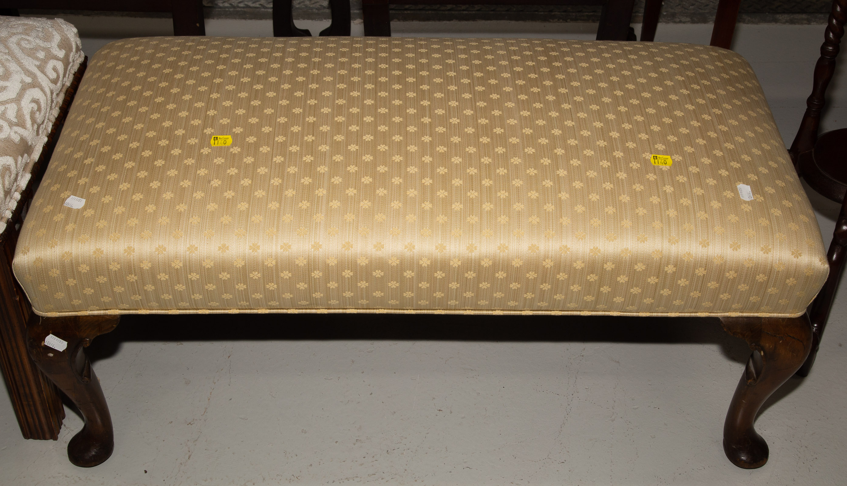 QUEEN ANNE STYLE BENCH Bench