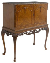 QUEEN ANNE STYLE BURL WALNUT D