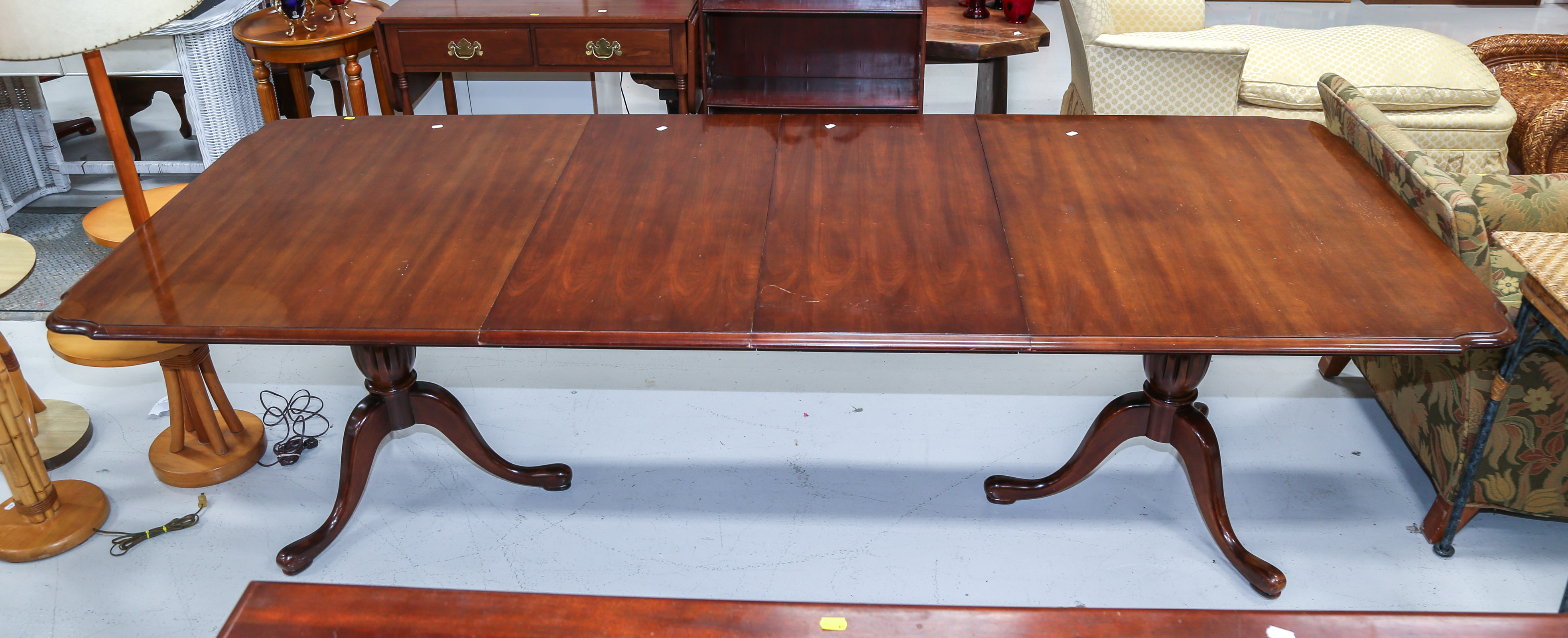 QUEEN ANNE STYLE CHERRY DINING