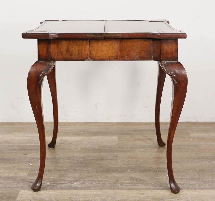 QUEEN ANNE STYLE CHINOISERIE