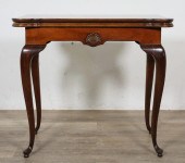 QUEEN ANNE STYLE GAMING TABLEQ