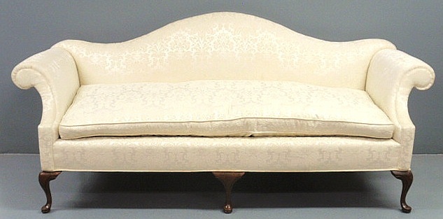 Queen Anne style mahogany camelback