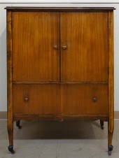 QUEEN ANNE STYLE MAHOGANY CHES