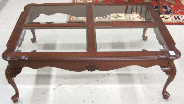 QUEEN ANNE STYLE MAHOGANY COFFEE
