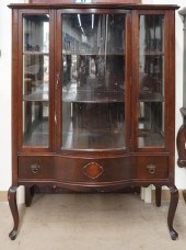 QUEEN ANNE STYLE MAHOGANY CURI