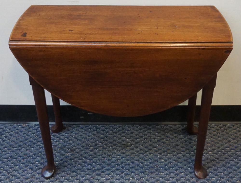 QUEEN ANNE STYLE MAHOGANY DROP-LEAF