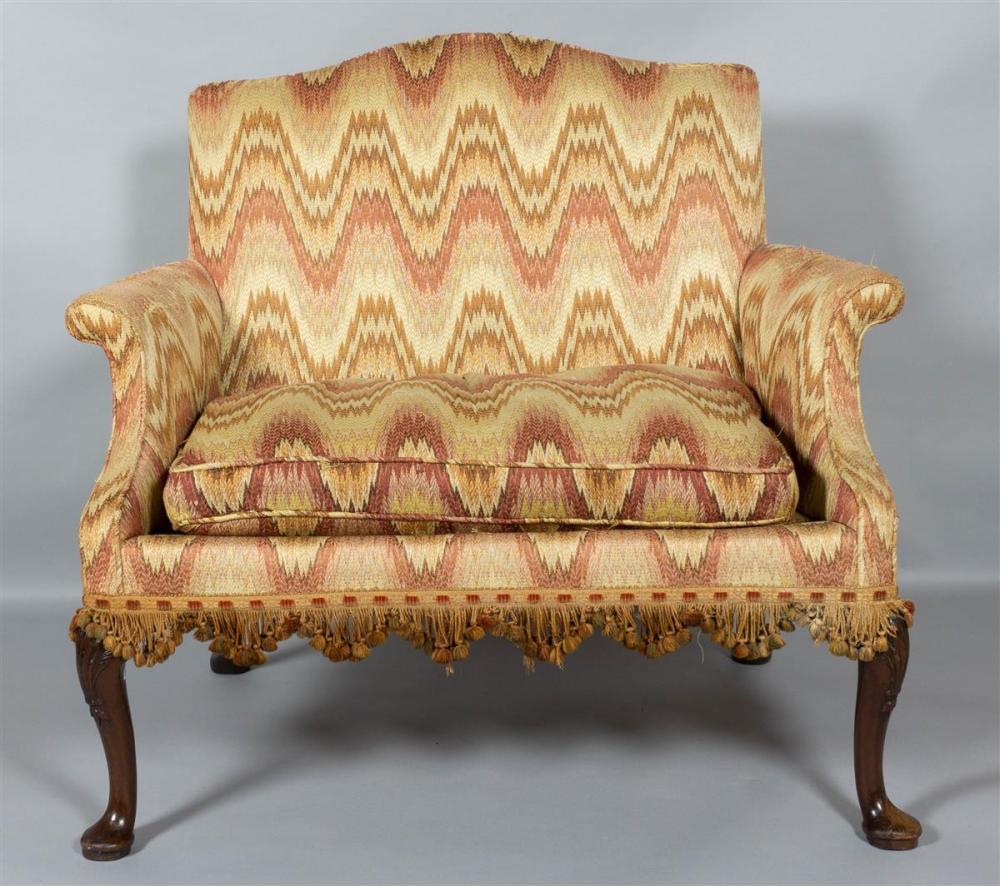 QUEEN ANNE STYLE MAHOGANY LOVESEAT,