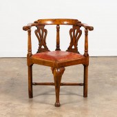 QUEEN ANNE-STYLE MAHOGANY ROUN