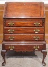 QUEEN ANNE STYLE MAHOGANY SLAN