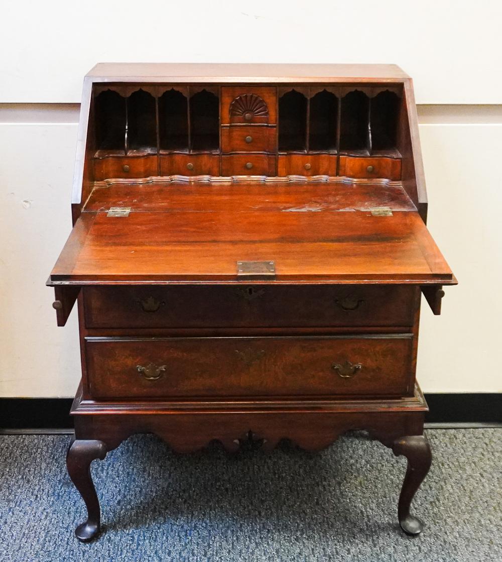 QUEEN ANNE STYLE MAHOGANY