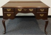 QUEEN ANNE STYLE MAHOGANY TABL
