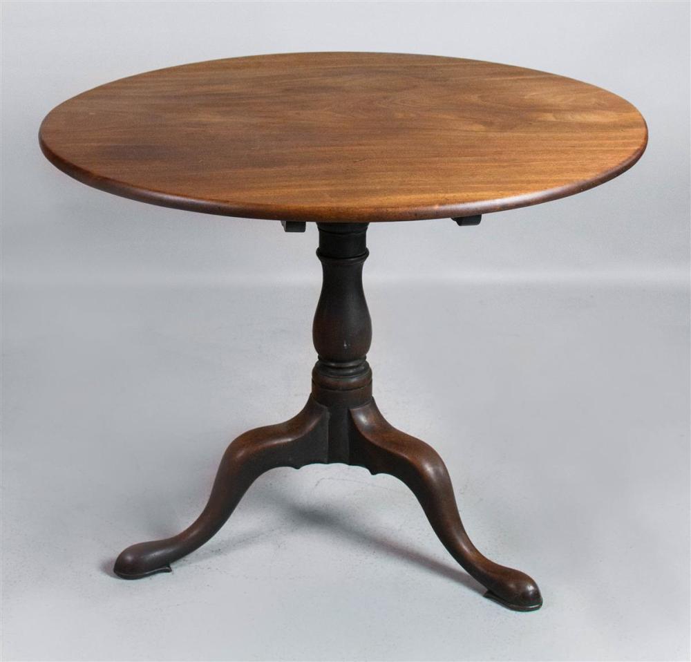 QUEEN ANNE STYLE MAHOGANY TILT