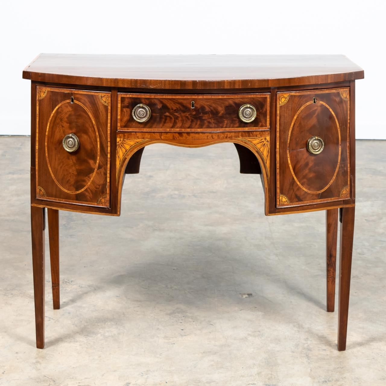 QUEEN ANNE STYLE OAK PEDESTAL