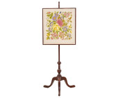 QUEEN ANNE STYLE POLE SCREEN<b