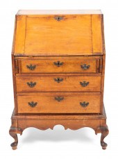 QUEEN ANNE-STYLE SLANT-LID DES