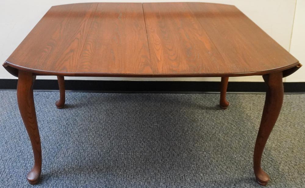 QUEEN ANNE STYLE STAINED OAK DINING