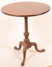 QUEEN ANNE STYLE TILT TOP CAND