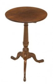QUEEN ANNE STYLE TILT-TOP CAND