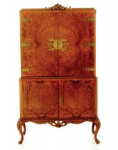 Queen Anne style walnut cockta