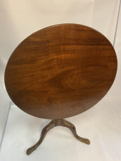 QUEEN ANNE TIP TOP TABLE CARVE