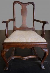 QUEEN ANNE WALNUT ARMCHAIRQUEE