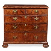 QUEEN ANNE WALNUT CHEST OF DRA