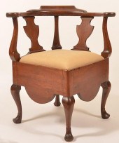 QUEEN ANNE WALNUT CORNER POTTY