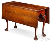 QUEEN ANNE WALNUT DROP-LEAF DI