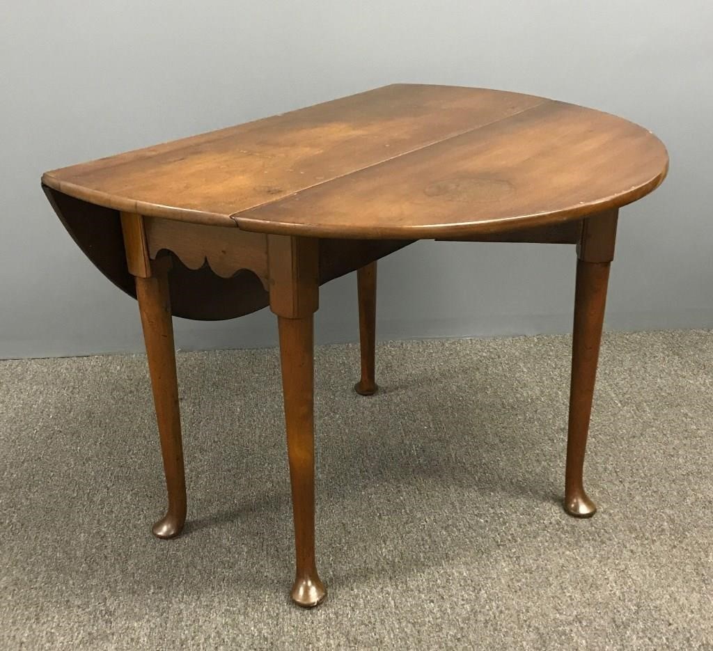 Queen Anne walnut drop-leaf