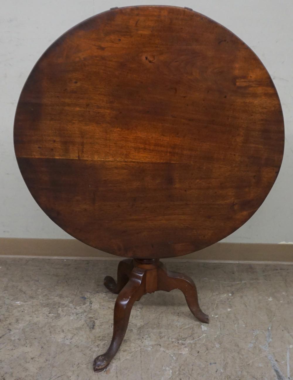 QUEEN ANNE WALNUT TILT TOP TRIPOD