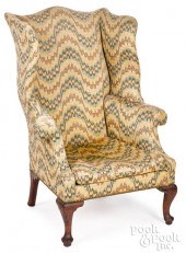 QUEEN ANNE WALNUT WING CHAIRQu