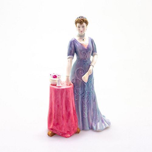 QUEEN MARY HN4900 - ROYAL DOULTON