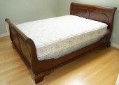 QUEEN-SIZE SLEIGH BED FRAME Qu