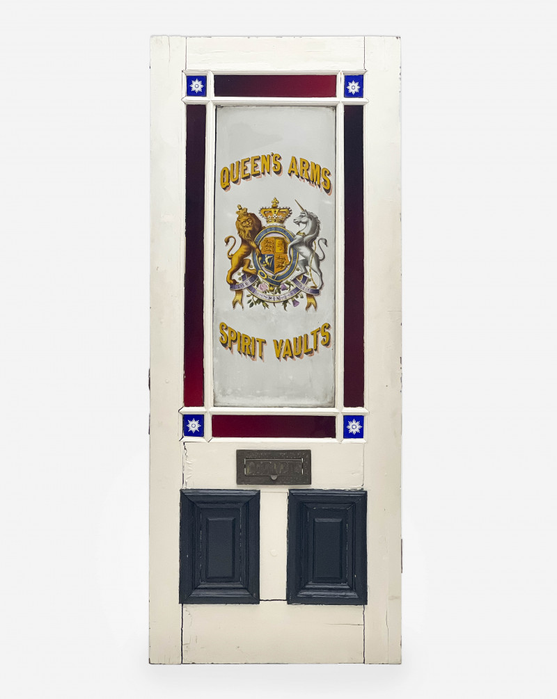 QUEEN'S ARMS SPIRIT VAULTS GLASS