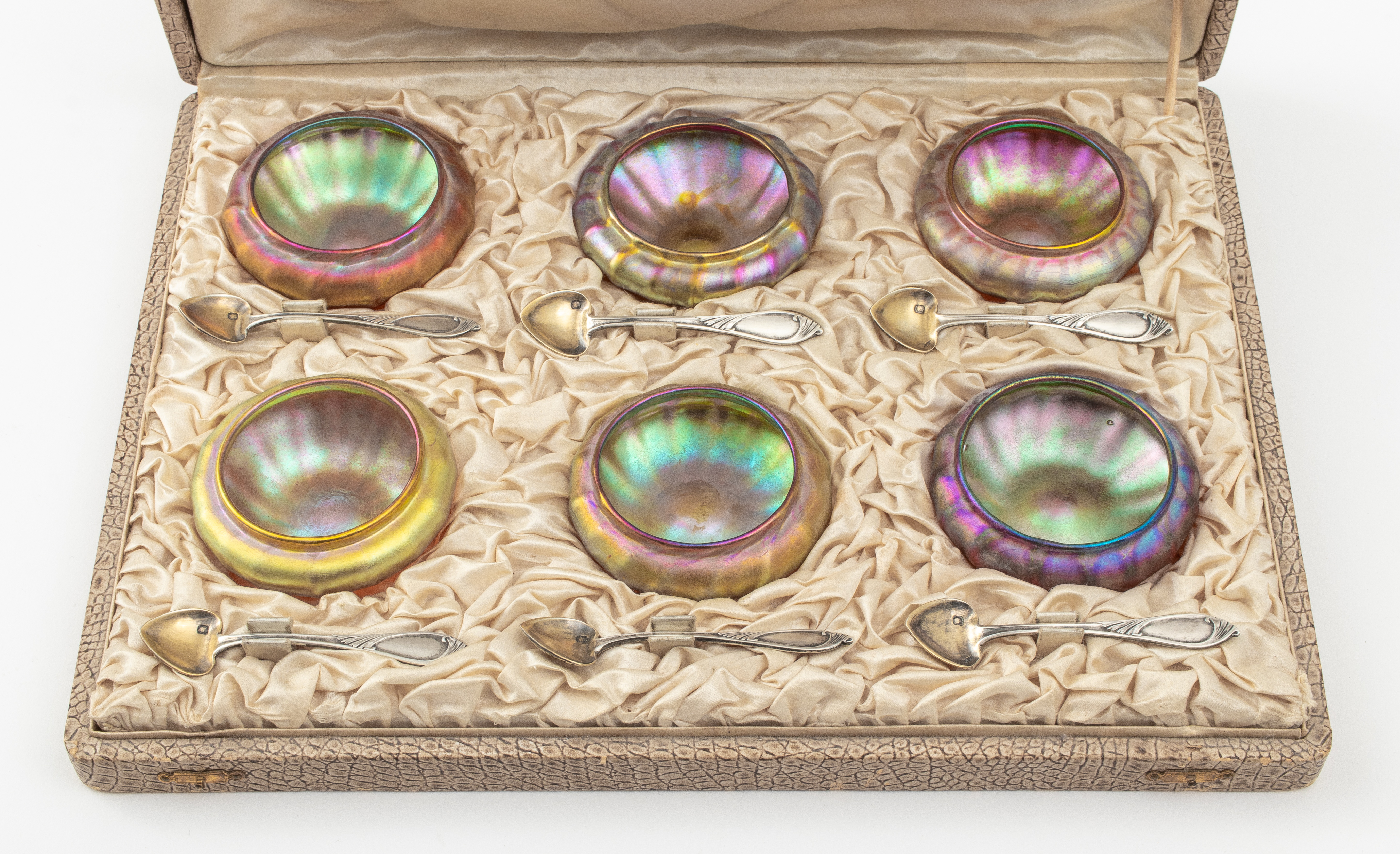 QUEZAL ART GLASS SALT CELLARS &