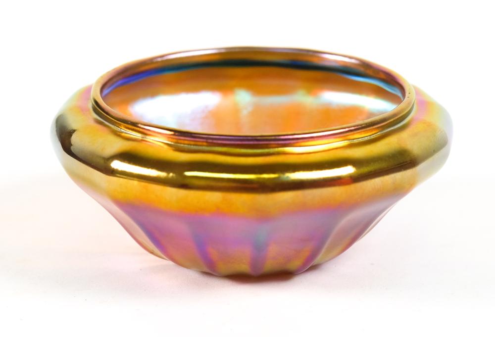 QUEZAL GOLD IRIDESCENT ART GLASS
