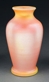 QUEZAL GOLD IRIDIZED VASE<br>A