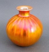 QUEZAL IRIDESCENT ART GLASS LO