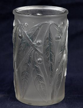 R. LALIQUE FROSTED GLASS LAURIER