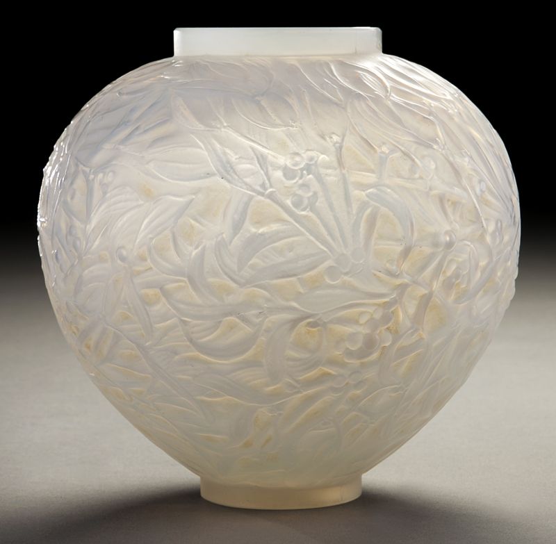 R. Lalique ''Gui'' opalescent glass