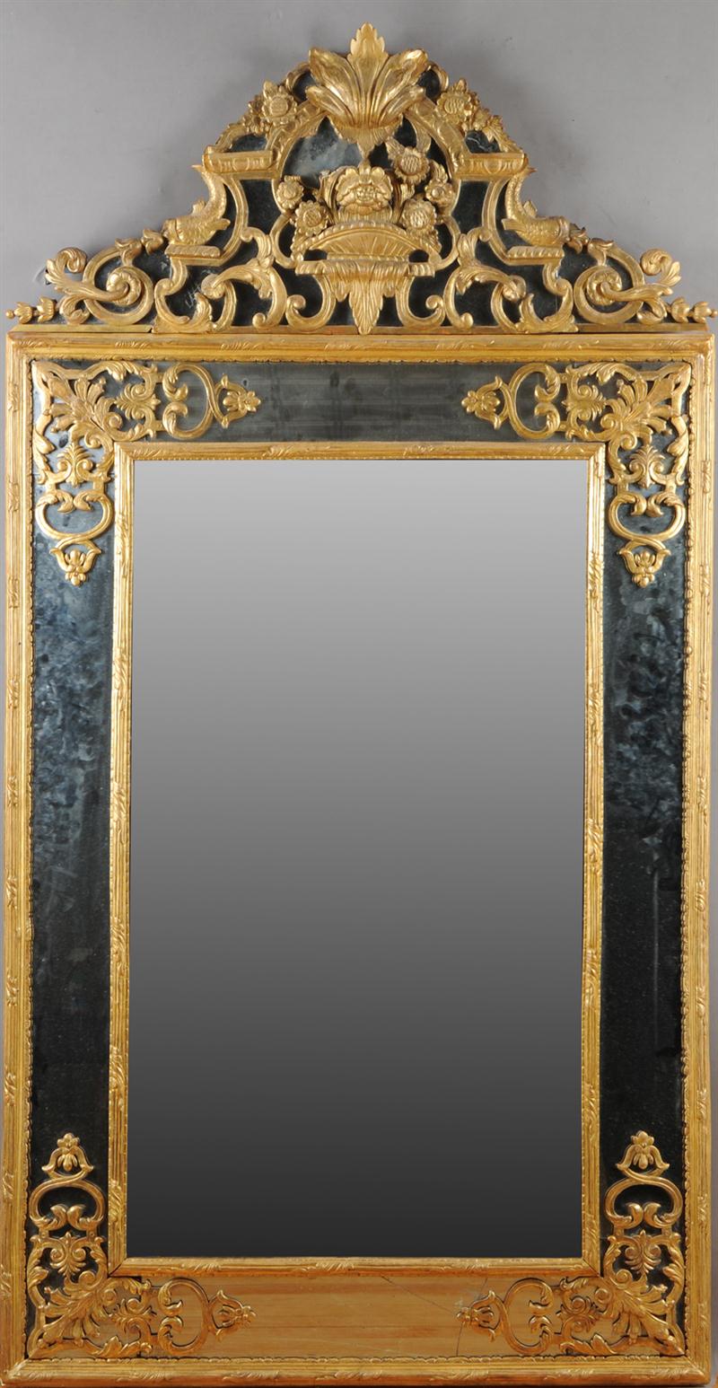 RÃƒâ€°GENCE CARVED GILT GESSO AND