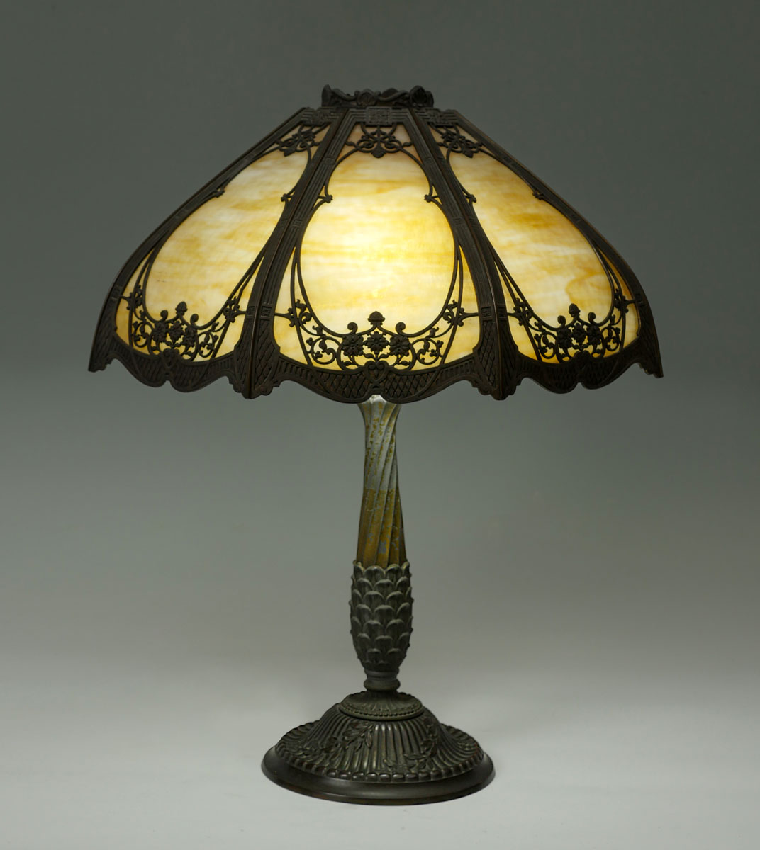 RAINAUD 8-PANEL SLAG GLASS LAMP: 8-