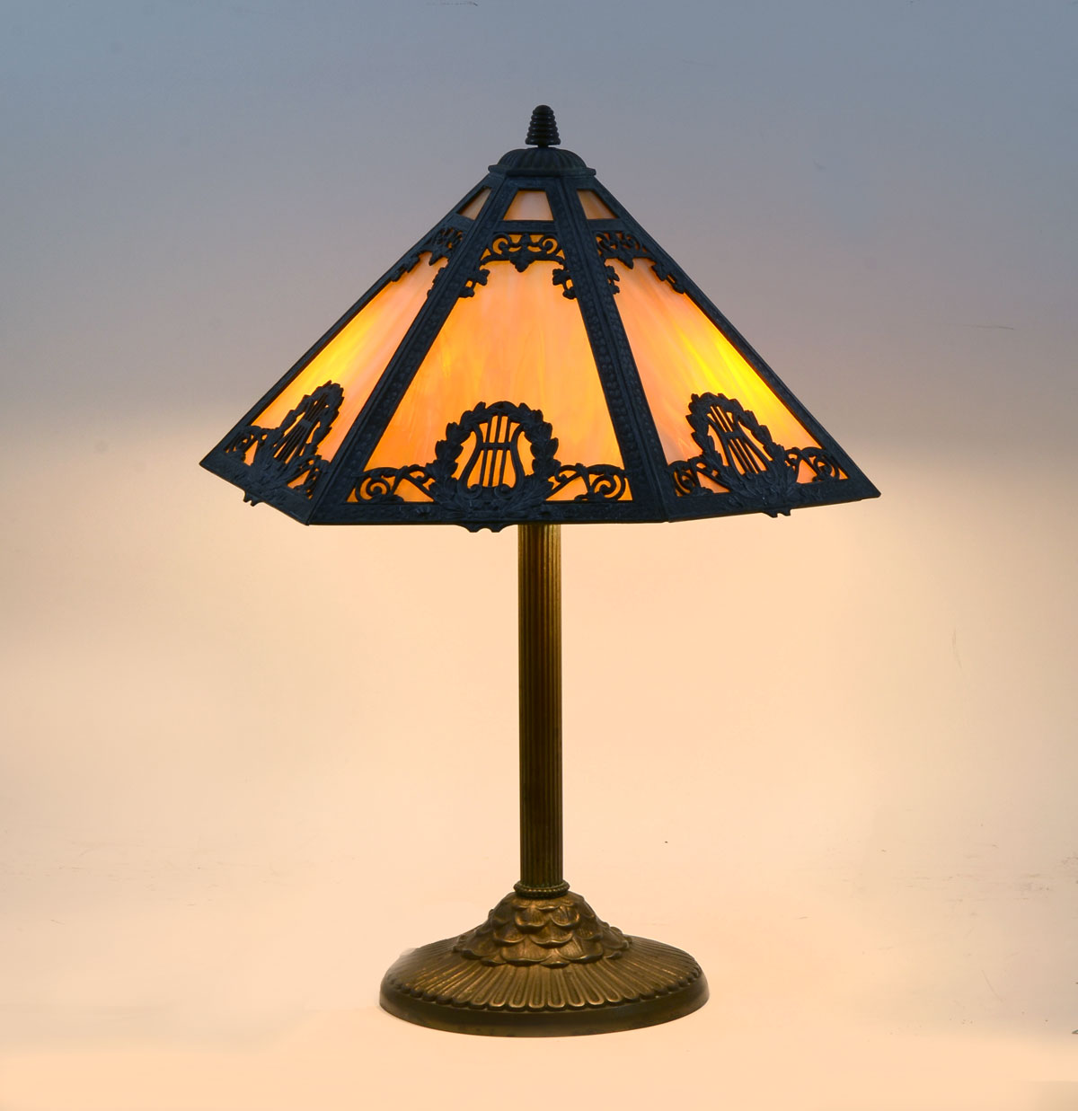 RAINAUD SLAG GLASS LAMP: Caramel