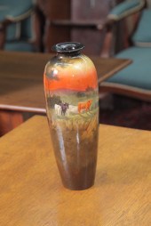RAOYAL DAULTON SCENIC VASE. Fo
