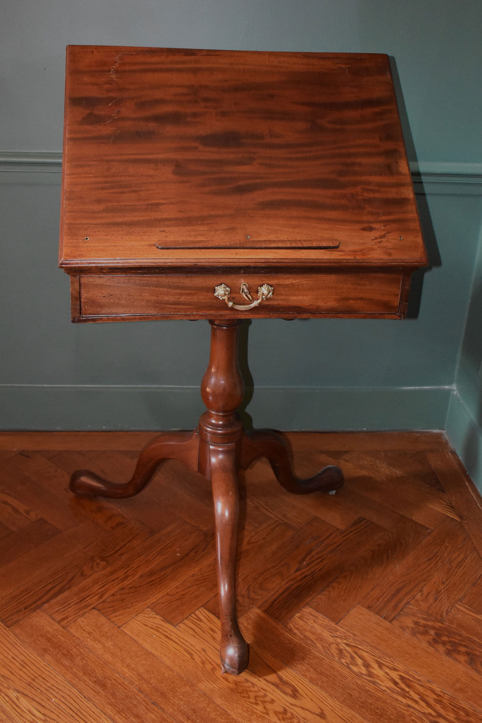 RARE 18TH CENTURY ENGLISH QUEEN