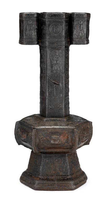 Rare and unusual Chinese iron arrow