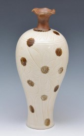 RARE DING WHITE GLAZED RUSSET