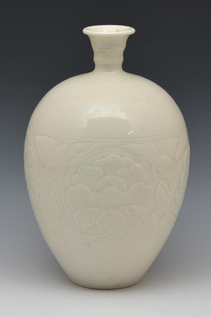 RARE 'TING' CARVED 'PEONY' BALUSTER