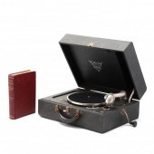 RCA PORTABLE VICTROLA SUITCASE