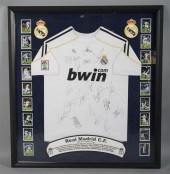 REAL MADRID CF, AUTOGRAPHED TE